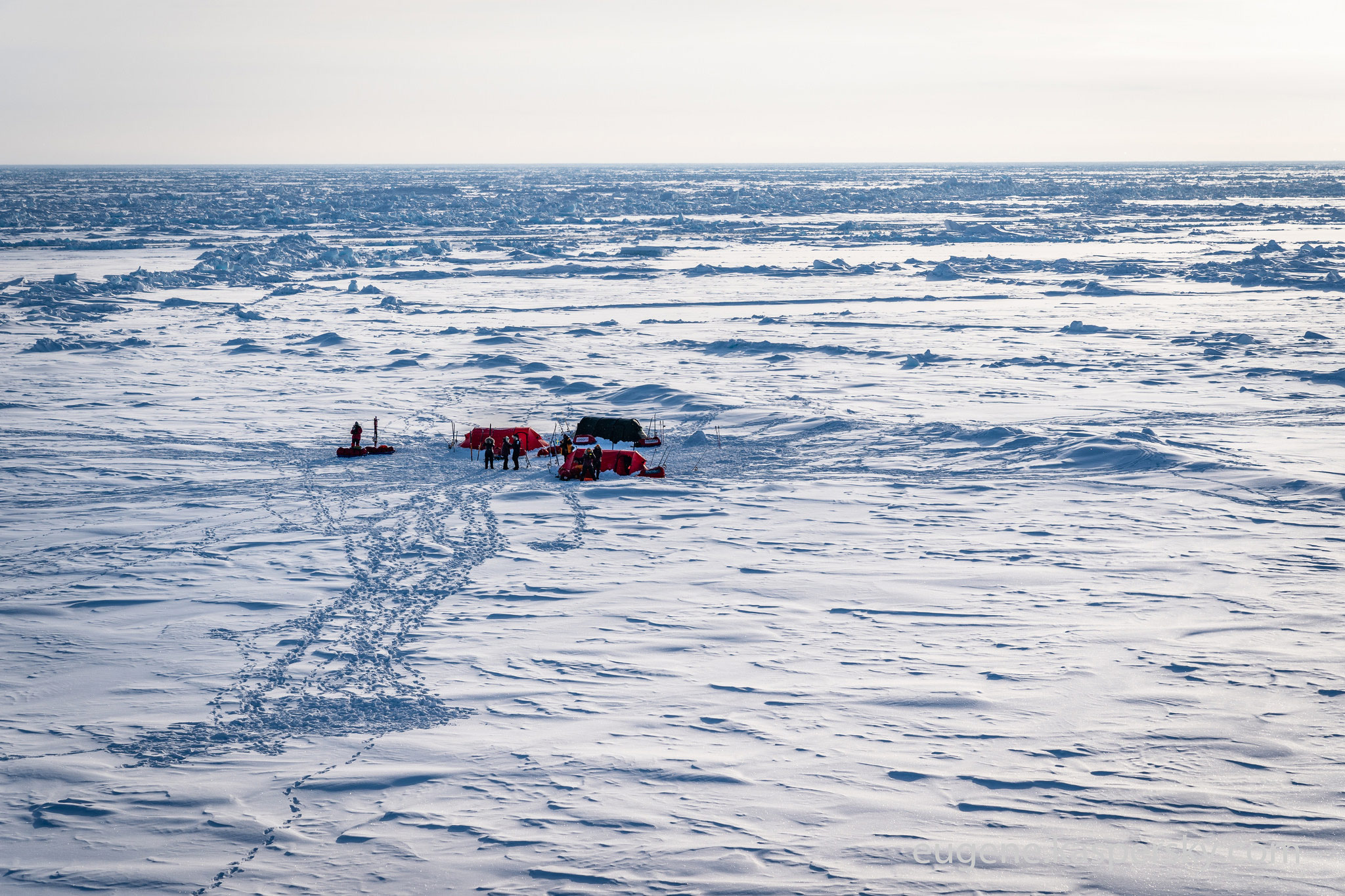 Barneo Camp (North Pole), дрейфующая станция Барнео (Северный Полюс)